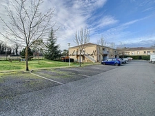 Dpt Gironde (33), for rent 30 km from BORDEAUX - FURNISHED T2 with parking - Top floor, quiet, open view