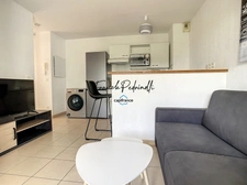 Dpt Gironde (33), for rent 30 km from BORDEAUX - FURNISHED T2 with parking - Top floor, quiet, open view