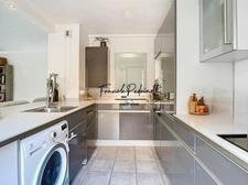 Apartment for sale, 3 rooms, 72 m², VILLEURBANNE (69) CHARPENNES – Place Charles Hernu with exceptional 75 m² terrace