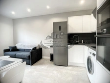 SPACIEUX T1 MEUBLE 28.05 m² avec espace nuit ( lit double 160 cm avec dressing)