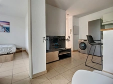 Dpt Gironde (33), for rent 30 km from BORDEAUX - FURNISHED T2 with parking - Top floor, quiet, open view