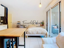One-bedroom apartment for sale, 28.15 m², with a 10 m² terrace and secure parking, MONTPELLIER (34)