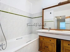 Beau T3 72 m²  VILLEURBANNE (69) CHARPENNES – Place Charles Hernu avec terrasse 75 m²