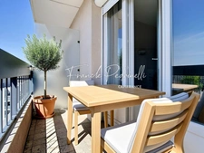Charming 2-bedroom apartment, 74 m², unobstructed view, with cellar and parking, in Villeurbanne, near Montchat.