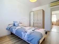 Charming 2-bedroom apartment, 74 m², unobstructed view, with cellar and parking, in Villeurbanne, near Montchat.