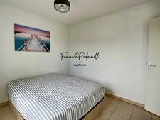 Dpt Gironde (33), for rent 30 km from BORDEAUX - FURNISHED T2 with parking - Top floor, quiet, open view