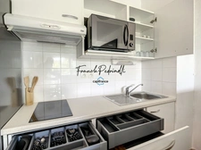 Dpt Gironde (33), for rent 30 km from BORDEAUX - FURNISHED T2 with parking - Top floor, quiet, open view