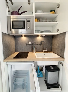 Dpt Rhône (69), à louer LYON 8EME ARRONDISSEMENT T1 18.15  m2 tram T2 et T4   