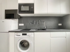 Superb 20 m² Studio fully furnished and equipped Lyon 3rd, Access to Universities, tram T3 and metro D