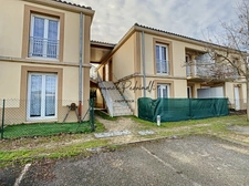 Dpt Gironde (33), for rent 30 km from BORDEAUX - FURNISHED T2 with parking - Top floor, quiet, open view
