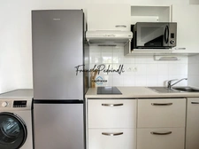 Dpt Gironde (33), for rent 30 km from BORDEAUX - FURNISHED T2 with parking - Top floor, quiet, open view