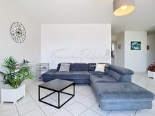 Charming 2-bedroom apartment, 74 m², unobstructed view, with cellar and parking, in Villeurbanne, near Montchat.