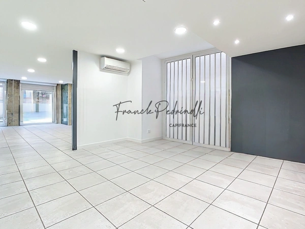 125 m² Locaux commerciaux  / bureaux LYON 6EME / A DIVISER 