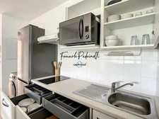 Dpt Gironde (33), for rent 30 km from BORDEAUX - FURNISHED T2 with parking - Top floor, quiet, open view