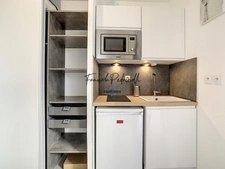 Dpt Rhône (69), à louer LYON 8EME ARRONDISSEMENT T1 18.15  m2 tram T2 et T4   