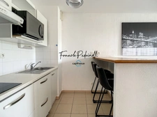 Dpt Gironde (33), for rent 30 km from BORDEAUX - FURNISHED T2 with parking - Top floor, quiet, open view