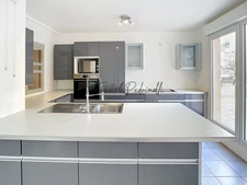 Beau T3 72 m²  VILLEURBANNE (69) CHARPENNES – Place Charles Hernu avec terrasse 75 m²