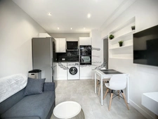 SPACIEUX T1 MEUBLE 28.05 m² avec espace nuit ( lit double 160 cm avec dressing)