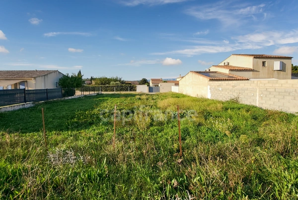 Terrain à vendre  VERNEGUES (13)