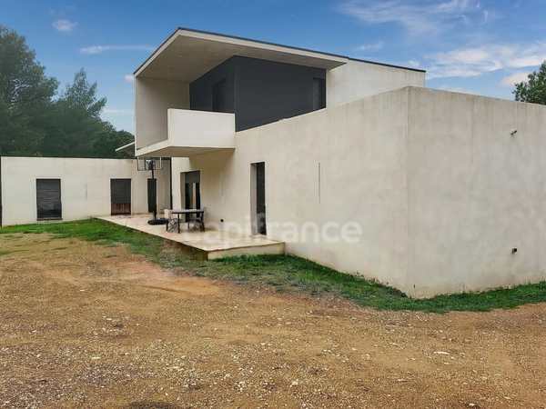 Maison à vendre 7 pièces  (84)