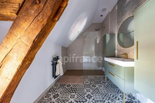 Property for sale comprising a main house and a second house with swimming pool and garden