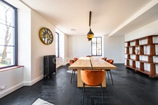 Property for sale comprising a main house and a second house with swimming pool and garden