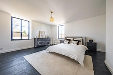 Property for sale comprising a main house and a second house with swimming pool and garden