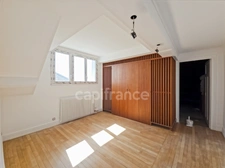 Maison de ville à vendre avec jardin et parking