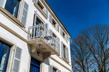 Property for sale comprising a main house and a second house with swimming pool and garden