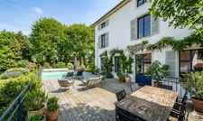 Property for sale comprising a main house and a second house with swimming pool and garden