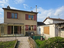 Maison à vendre 5 pièces  3 chambres avec terrain de 840 m2
