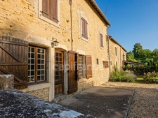 Maison à rénover beaucoup de potentiel 