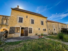 Maison à rénover beaucoup de potentiel 