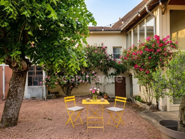 Maison de caractère à vendre 13 pièces
