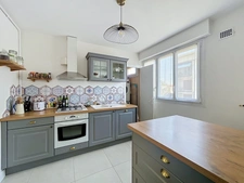 Appartement T3 en dernier étage 72m2 et ses deux balcons - Haut Montchapet limite Victor Hugo