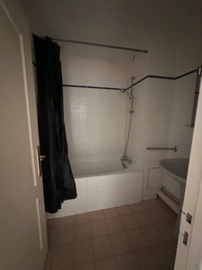DIJON CENTRE  PLACE SAINT MICHEL t2 DE 44.5 M2  DANS UN SUPERBE HOTEL PARTICULIER 