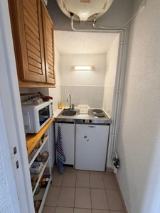 DIJON CENTRE  PLACE SAINT MICHEL STUDIO DE 21.65 M2  DANS UN SUPERBE HOTEL PARTICULIER 