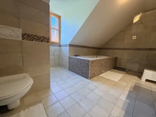 PRAUTHOY BELLE MAISON DE 6 PIECES AVEC GRAND JARDIN.