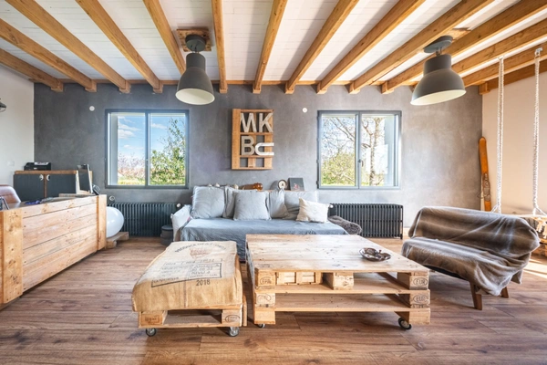 VAROIS MAISON DE 143 M2 AVEC SOUS-SOL ET ATELIER SUR 780 M2 DE TERRAIN