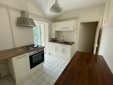 DIJON ARQUEBUSE TRES BEAU T4 DE 81 M2 AU DERNIER ETAGE