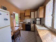 QUARTIER BOURROCHES SUR BEAU TERRAIN DE 412 M2 MAISON D'HABITATION DE 3 PIECES