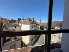 DIJON CENTRE  PLACE SAINT MICHEL UN T3 DE 71.60 M2 AU SOL DANS UN SUPERBE HOTEL PARTICULIER 