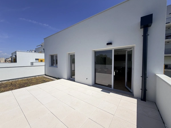 DIJON RESIDENCE ETUDIANTE PARC AVENUE TRES BEAU T5 NEUF DE 87  M2 AVEC GRANDE TERRASSE