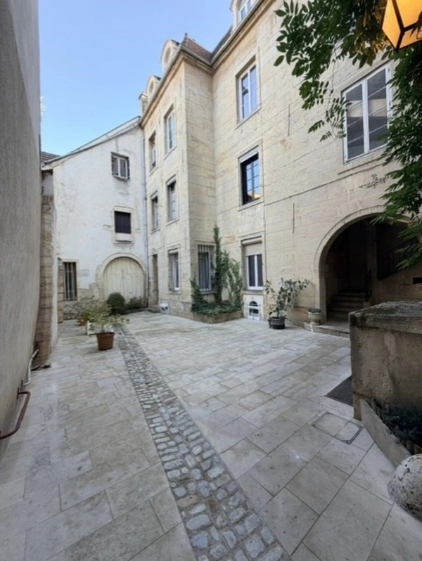 DIJON COEUR DE VILLE T1 BIS DE 26.16 M2
