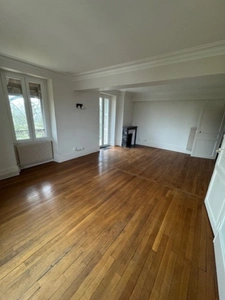 DIJON ARQUEBUSE TRES BEAU T4 DE 81 M2 AU DERNIER ETAGE