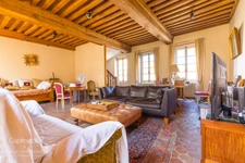 MAISON DE CARACTERE DANS LE CENTRE HISTORIQUE DE BEAUNE