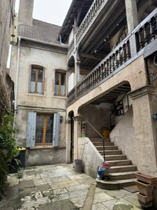 AUXONNE IMMEUBLE DE RAPPORT EN PLEIN CENTRE VILLE