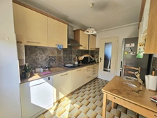 A vendre Appartement T5 de 98 m2, 4 chambres, véranda, parking à LUCCIANA 20290 (HAUTE CORSE)