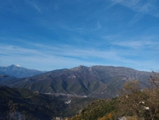 Belle maison en pierre rénovée, 4 chambres dont une chambre indépendante, très calme, jardin, vue montagne à BISINCHI (Haute Corse)
