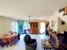 Maison de 156 m2 dont un T3 + piscine + garage avec vue montagne à SAN LORENZO